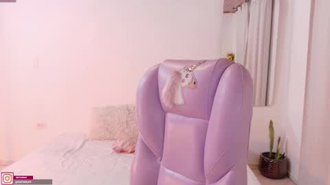 Sofa online show from February 19, 6:40 pm