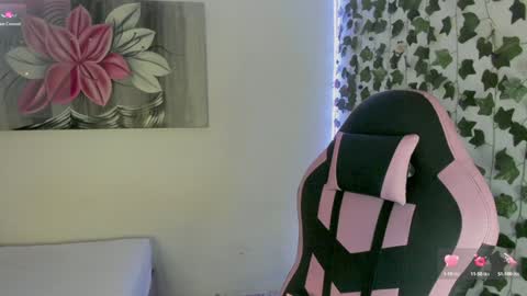 Snapshot of pau_delima__ chatting on January 6, 12:37 am paulina online show from January 6, 12:37 am