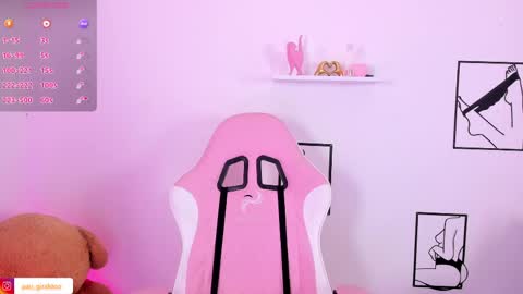 Paulina online show from April 1, 11:45 pm