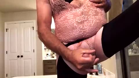 Snapshot of paul5816 chatting on October 1, 2:27 pm paul5816 online show from October 1, 2:27 pm