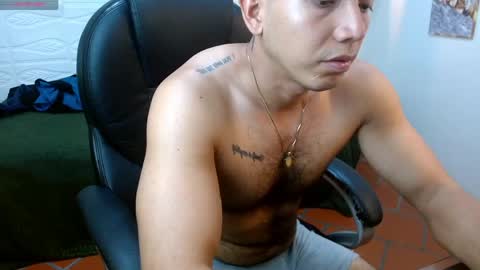 paul_cros online show from June 4, 2:34 pm
