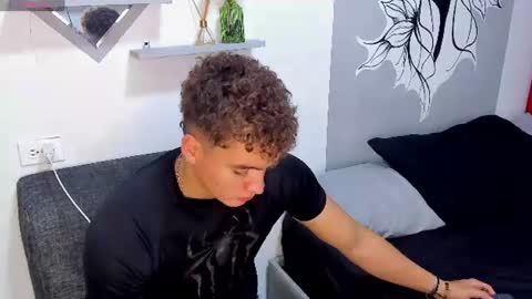 Paull George online show from July 16, 2:42 pm