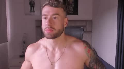 PAUL ROGER online show from November 2, 5:35 pm