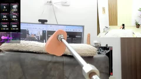 Paulina Davis  online show from May 9, 1:44 am
