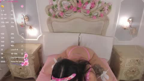 paulina lux online show from March 27, 8:10 pm