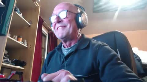 pc8474408 online show from November 30, 5:42 pm