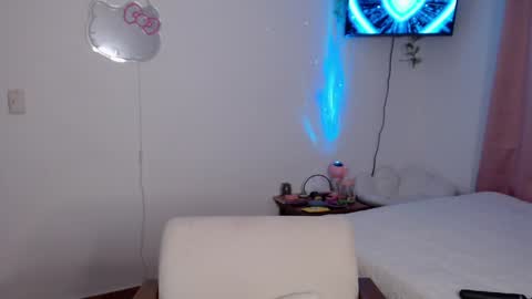 peacherry_ online show from December 31, 4:06 am