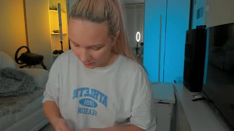 peachju1cy online show from January 28, 3:04 am