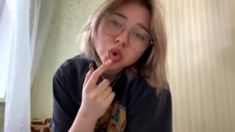 Molly online show from July 23, 3:20 pm