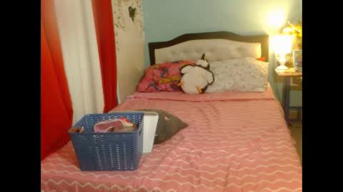 Snapshot of pearlaofasia21 chatting on February 8, 9:35 am pearlaofasia21 online show from February 8, 9:35 am