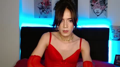 pearlatin online show from December 25, 12:37 am