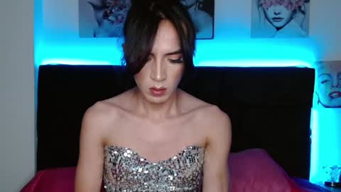 pearlatin online show from January 1, 1:15 am