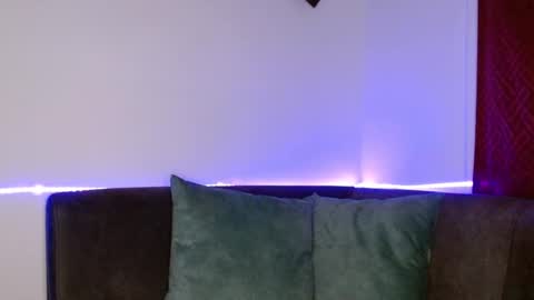 pearlatin online show from February 6, 12:14 am