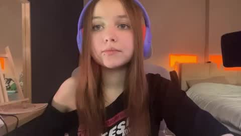 Luna Vale online show from June 13, 4:39 pm