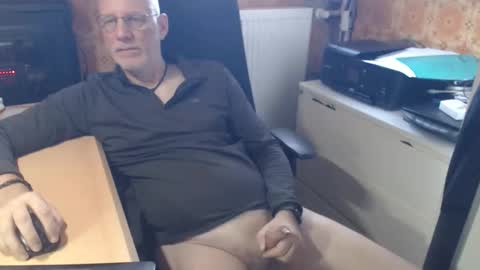 Pemue65 online show from November 4, 8:15 am