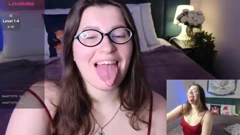 Hi  Im Peneloppa online show from December 17, 11:55 pm