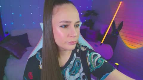 Dia  online show from October 15, 9:26 pm