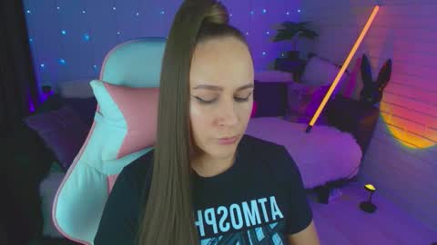 Dia  online show from September 14, 7:15 pm