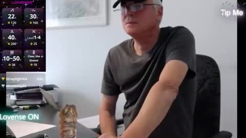 Mr Pondaro online show from November 25, 12:15 pm