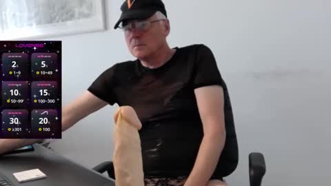 Mr Pondaro online show from April 13, 9:02 am