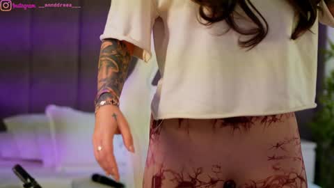 Dee online show from October 17, 11:58 am