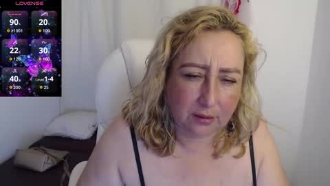 perla_2026 online show from November 26, 7:54 pm