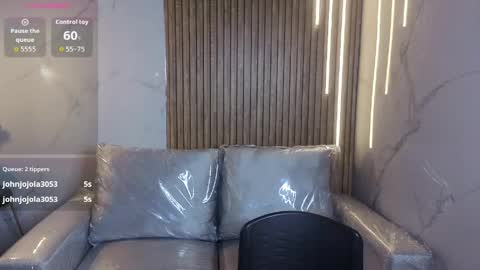 perla_lovely online show from June 5, 11:59 am