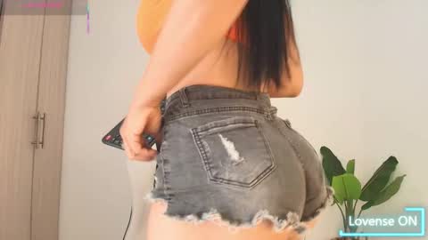 PERLA online show from October 12, 1:04 pm