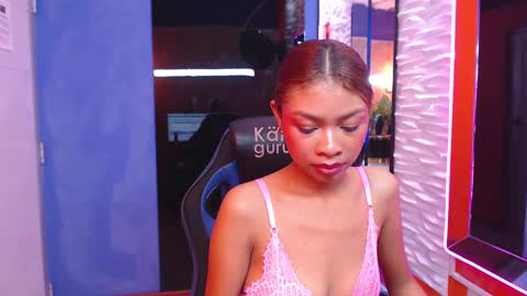 Perla online show from February 28, 6:20 pm