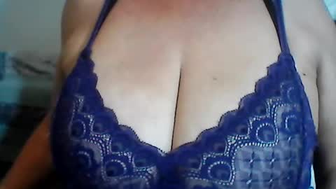 perlita070822 online show from June 15, 4:37 am