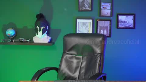 andres    online show from March 7, 12:23 pm