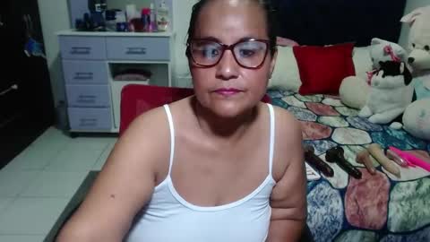 Snapshot of pervert_mommy_x chatting on October 22, 12:18 pm SAMY online show from October 22, 12:18 pm