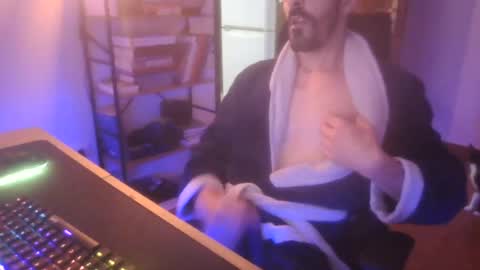 peter_coat online show from July 18, 10:45 pm