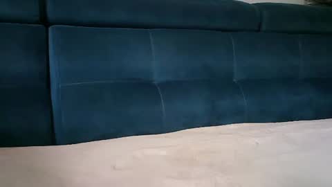 peterf83 online show from April 26, 6:55 am