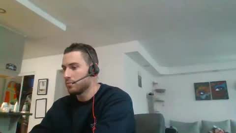 Snapshot of peterskinny24 chatting on December 17, 3:38 pm         ttps VF8L9ABFMref wl share online show from December 17, 3:38 pm