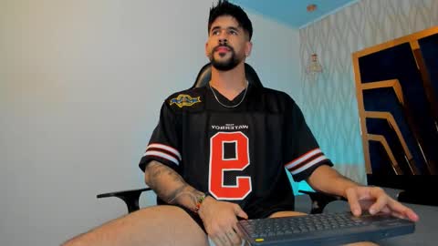 PETES EVANS new account online show from November 29, 11:45 pm