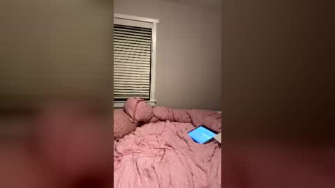 Petitqueen online show from July 6, 7:16 am