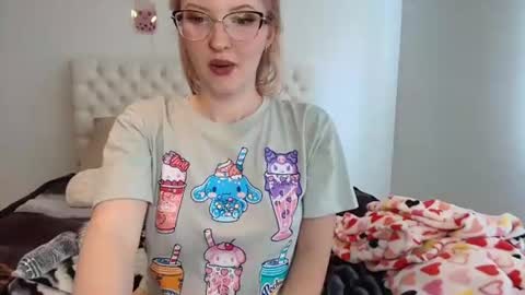 Little cupcake online show from July 17, 6:21 pm