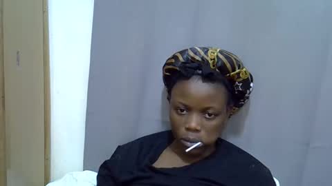 petite_melan online show from October 2, 7:18 am