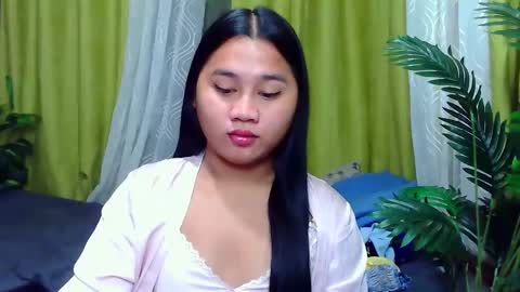 Snapshot of petite_trish chatting on September 20, 11:52 pm trish online show from September 20, 11:52 pm