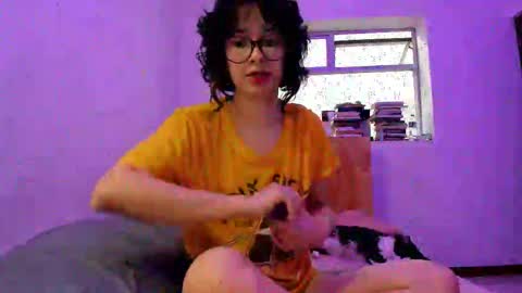 Snapshot of petitee_lunna chatting on September 14, 10:55 pm Lunna online show from September 14, 10:55 pm