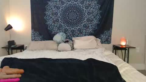 Bella online show from October 28, 5:36 pm