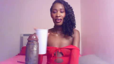 QueP online show from April 13, 6:23 pm