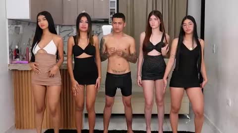 Sara Emma and Nahomy online show from December 3, 1:23 pm