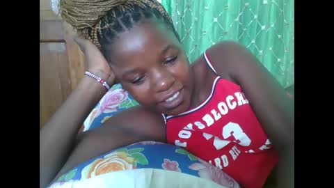 petitesweetchiq online show from January 16, 8:45 am