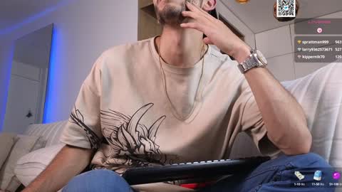 phantom_bigger1 online show from February 4, 8:06 pm