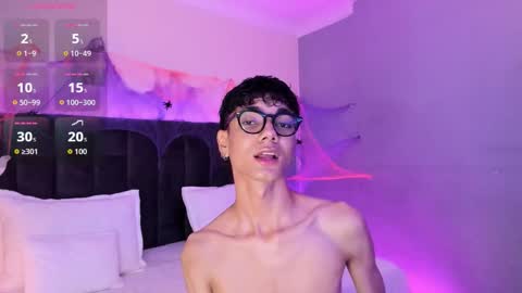 Phillip online show from October 30, 11:49 pm