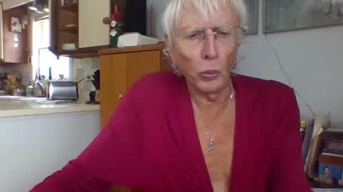 phillipa online show from November 11, 4:53 pm