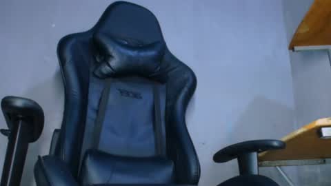 phlilloyhighclouds online show from April 19, 2:29 pm