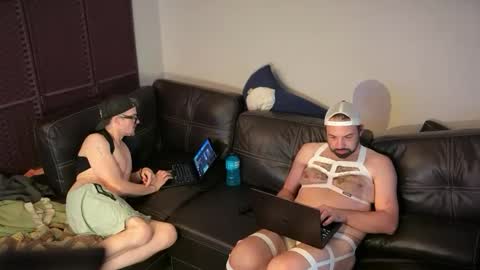 phooperpup online show from April 23, 2:41 am